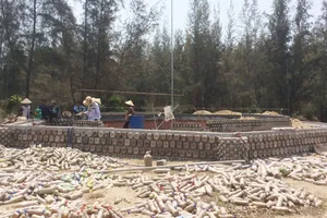 Độc đáo ngôi chùa được xây bằng 60.000 vỏ chai nhựa ở Quảng Ngãi