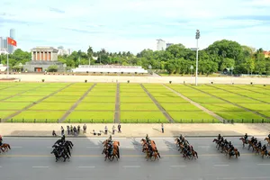 Đoàn kỵ binh trên thao trường