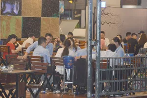 Từ ngày 15-11 sẽ có nhiều mức phạt tiền đối với hành vi xúi giục, kích động,  lôi kéo người khác uống rượu bia