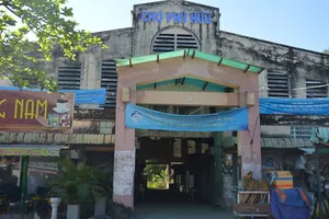 Cám cảnh chợ bị bỏ hoang