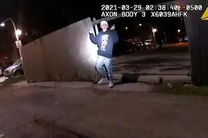 Công bố video cảnh sát Chicago bắn chết thiếu niên 13 tuổi