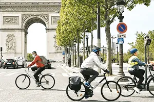 Xe đạp được sử dụng phổ biến tại Paris (Pháp)
