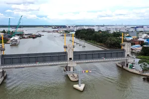 Cống ngăn triều Rạch Đĩa - Nhà Bè sẽ góp phần giúp ngăn xâm nhập mặn hoặc ngập úng cho  thành phố trong thời gian tới. Ảnh: HOÀNG HÙNG