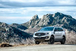 Những mẹo off-road giúp bạn chinh phục mọi địa hình cùng Ford Everest