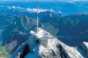 Cột thu lôi dùng công nghệ laser