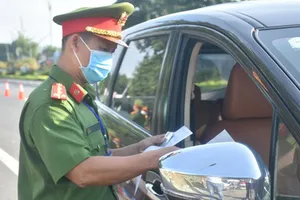 Cấp giấy đi đường cho các đối tượng được phép lưu thông