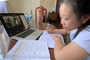 Không nên quá lo lắng khi học online 