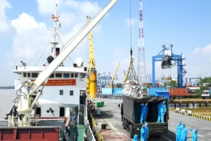 Kỷ niệm 60 năm ngày mở đường Hồ Chí Minh trên biển: Phát huy truyền thống anh hùng, thiết thực hỗ trợ nhân dân