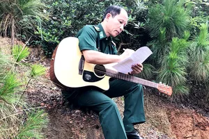 Trung úy  Lê Đức Trí với những sáng tác từ biên cương