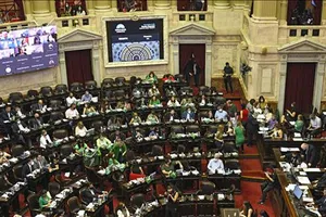 Argentina tái cơ cấu nợ với IMF