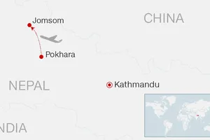  Chiếc máy bay bị mất tích khi đang trên đường từ thị trấn du lịch Pokhara đến sân bay ở thị trấn Jomsom cách đó khoảng 80km. Đồ hoạc: CNN