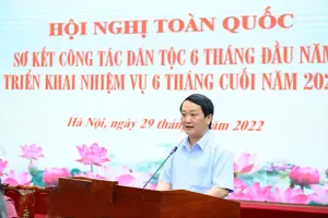 Bộ trưởng, Chủ nhiệm Ủy ban Dân tộc Hầu A Lềnh phát biểu khai mạc hội nghị. Ảnh: TTXVN