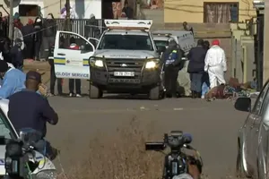 Hiện trường sau vụ xả súng tại Soweto, Nam Phi, hôm 10-7. Ảnh: eNCA