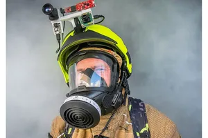 Mũ bảo hiểm nhìn xuyên khói