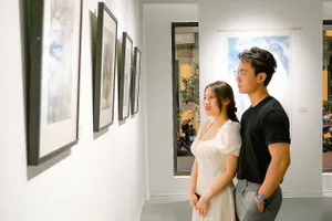 Bộ ảnh “Silver Lining” triển lãm trong khuôn khổ “Photo Hanoi’23 - Biennale”, sự kiện nhiếp ảnh quốc tế đầu tiên tại Việt Nam vào tháng 5 vừa qua Ảnh: NOIRFOTO 