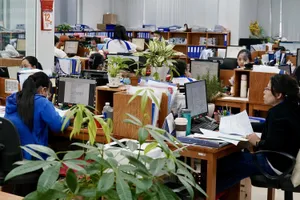 Có một công việc ổn định không phải là một việc dễ dàng. Ảnh: HOÀNG HÙNG