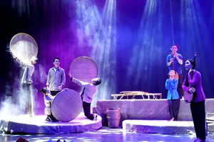 Chuyện tình của Trung (nghệ sĩ Nguyễn Minh Trường) và Út Lành (diễn viên Tú Tri) thật đẹp mà cũng thật nhiều đau thương. Ảnh: THÚY BÌNH