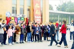 Những vị khách du lịch xông đất Móng Cái trong ngày đầu năm mới