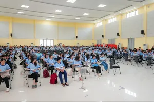 Shinhan Life Việt Nam tổ chức hướng nghiệp cho học sinh trung học phổ thông