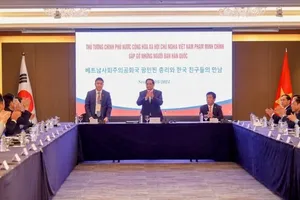 Thủ tướng Phạm Minh Chính gặp gỡ những người bạn Hàn Quốc. Ảnh: VGP