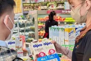 Nhiều sản phẩm chăm sóc sức khoẻ được bày bán đa dạng tại hệ thống Co.opmart và Co.opXtra