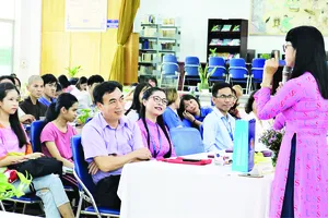 Sinh viên, giảng viên Trường ĐH Khoa học xã hội và Nhân văn (ĐHQG TPHCM) trong buổi sinh hoạt học thuật tại thư viện của trường