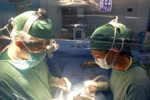 Ca phẫu thuật kéo dài 6 tiếng