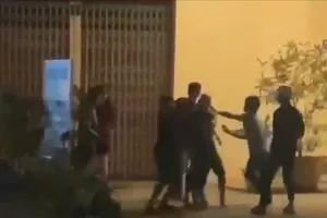 Xô xát với người lạ trước nhà em trai, người đàn ông bị đâm tử vong