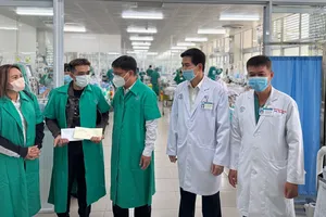 Ban Tuyên giáo và Dân vận Thành ủy TPHCM thăm nhạc sĩ Lư Nhất Vũ và NSND Thanh Tuấn