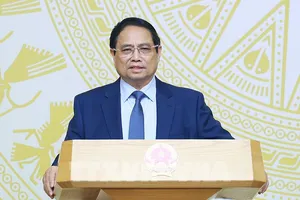 Thủ tướng nêu rõ phải đặt niềm tin, mạnh dạn giao việc khó cho thành phần kinh tế tư nhân. Ảnh: TTXVN