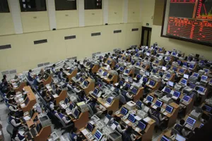 Quang cảnh sàn giao dịch chứng khoán TPHCM (HOSE) năm 2008 - thời kỳ thị trường tăng trưởng mạnh mẽ và thu hút đông đảo nhà đầu tư, thể hiện vai trò đầu tàu của HOSE trên thị trường chứng khoán Việt Nam. Ảnh: HOÀNG HÙNG