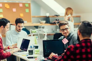 Công nghệ AI thay đổi thị trường lao động. Ảnh: US News