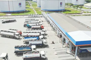 Tổng kho xăng dầu Nhà Bè, TPHCM. Ảnh: HOÀNG HÙNG