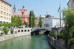Thủ đô Ljubljana của Slovenia có cảnh quan thơ mộng. Ảnh: Britannica