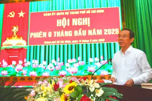 Bí thư Thành ủy TPHCM Nguyễn Văn Nên chủ trì phiên họp Đảng ủy Quân sự TPHCM
