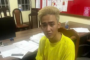 Khởi tố hai đối tượng giả nhân viên ngân hàng, lừa đảo xuyên quốc gia