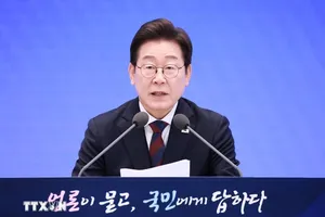 Tổng thống Hàn Quốc Lee Jae Myung phát biểu trong cuộc họp báo nhân dịp tròn một tháng nhậm chức. Ảnh: Yonhap 