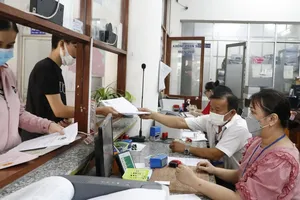 Bộ Nội vụ đề xuất 3 nhóm tiêu chí đánh giá công chức, tổng điểm 100 (Ảnh minh họa)