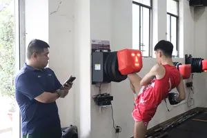 Võ sĩ đội tuyển Muay - Kickboxing TPHCM tập luyện với thiết bị Trí lực Master