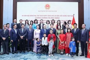 Chủ tịch nước gặp mặt cán bộ Đại sứ quán và cộng đồng người Việt Nam tại Ai Cập