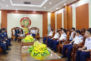 Quang cảnh buổi làm việc