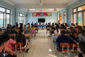 Phụ huynh đối thoại với nhà trường, chính quyền địa phương