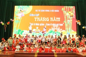 Chương trình "Đêm hội trăng rằm" đã mang đến cho con em cán bộ chiến sĩ Hải quân một sân chơi hết sức ý nghĩa
