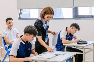 Học sinh xúc phạm giáo viên, bạn bè có thể bị cách ly khỏi môi trường học