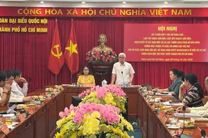 Hội nghị lấy ý kiến góp ý các dự thảo các Luật Xây dựng (sửa đổi), Luật Quy hoạch (sửa đổi) và đề xuất, kiến nghị sửa đổi, bổ sung Nghị quyết 98/2023/QH15. Ảnh: THANH HIỀN