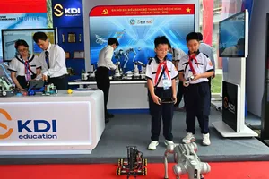 Góp ý dự thảo Báo cáo chính trị Đại hội Đảng bộ TPHCM: Đề xuất “sandbox” cho fintech, tam giác phát triển và đô thị đa cực 