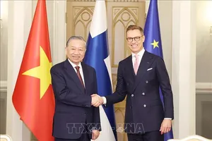 Tổng Bí thư Tô Lâm và Tổng thống Cộng hòa Phần Lan Alexander Stubb sau lễ ký kết các văn kiện hợp tác. Ảnh: TTXVN