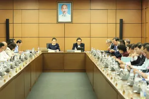 Quang cảnh phiên thảo luận tại tổ số 2. Ảnh: QUANG PHÚC