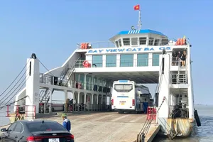 Bến phà Đồng Bài - Cái Viềng (Hải Phòng)