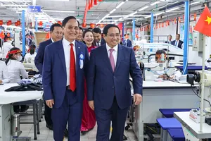 Thủ tướng: Xây dựng May 10 thành tập đoàn thời trang quốc tế